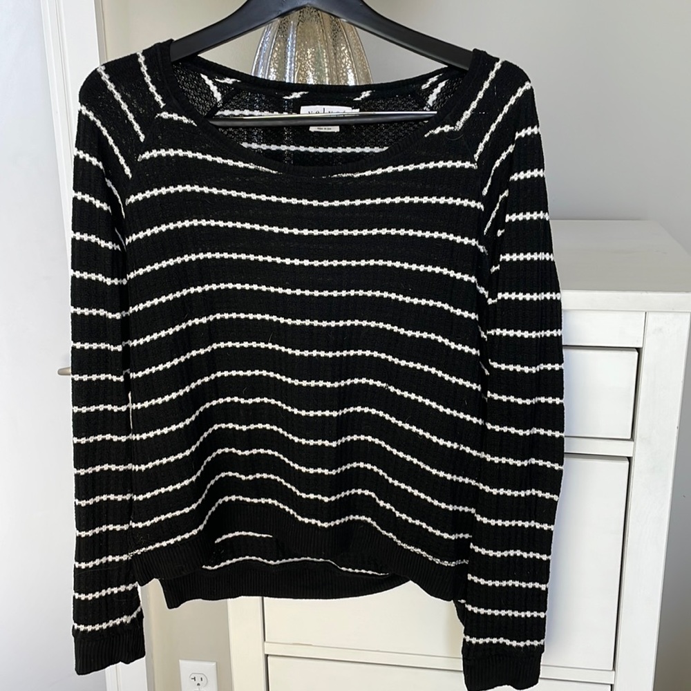 Velvet by Graham &Spencer sweater